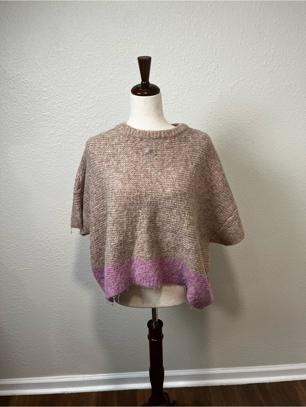 Lilla P Beige And Pink Short Sleeve Sweater Size M/L